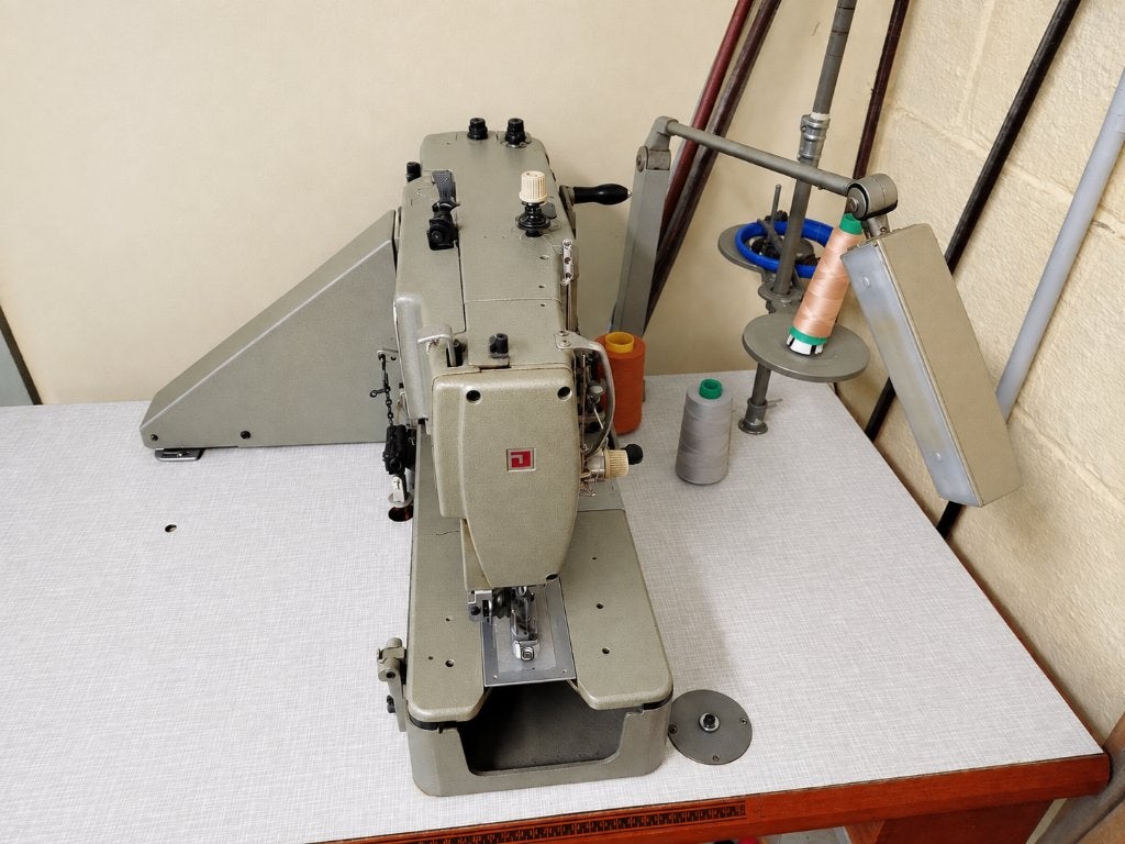 Naaimachine om knoopsgaten te maken, Ophalen, Naaimachine, Overige merken, Industrieel
