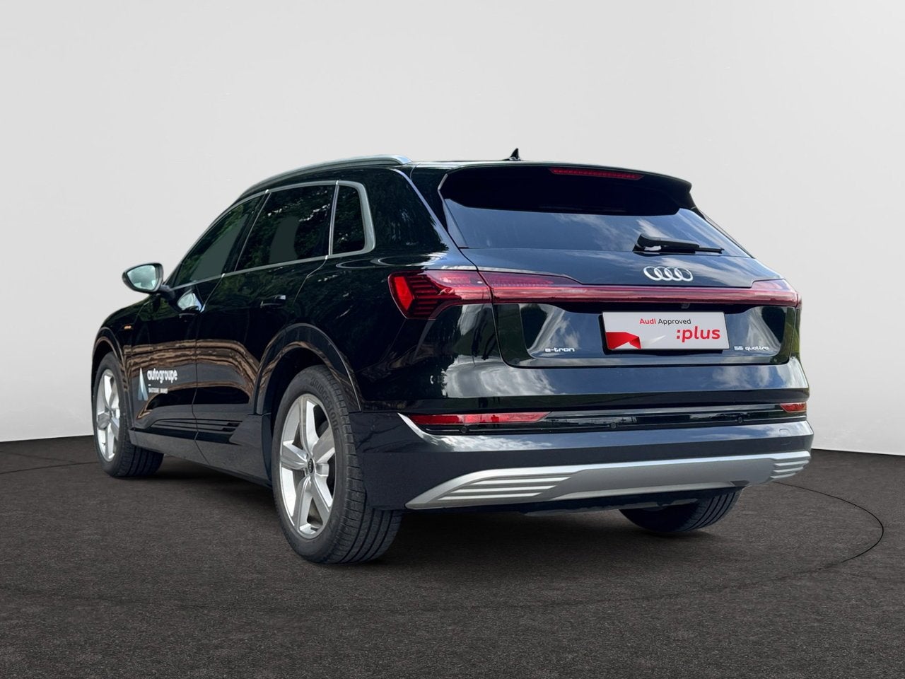Audi e-tron Advanced 55 quattro 300 kW, Autos, Sièges électriques, Argent ou Gris, Achat, Automatique