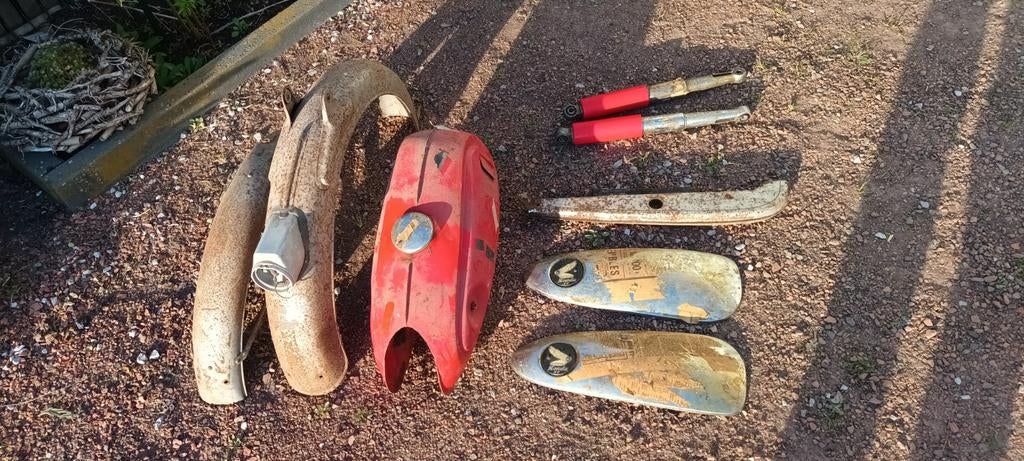 Pièces honda, Enlèvement