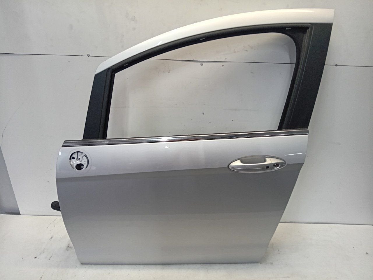 Portier links voor Ford B-Max, Auto-onderdelen, Onderdelen@venauto.nl, Van der Ven Autorecycling B.V., Gebruikt, Ettenseweg 76, 4706 PB Roosendaal, The Netherlands