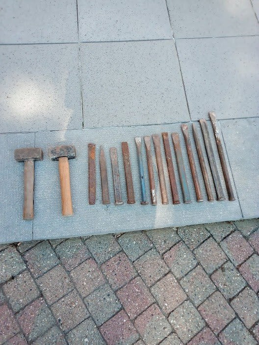 steenbeitel of hakbeitel + mokerhamers 50€., Ophalen