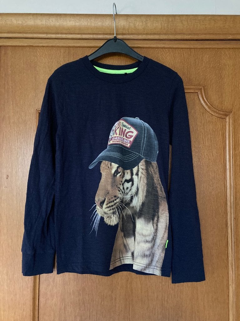 Donkerblauw t-shirt lange mouw, Stones & Bones, 140, 10 j, Kinderen en Baby's, Ophalen of Verzenden, Zo goed als nieuw, Stones and bones