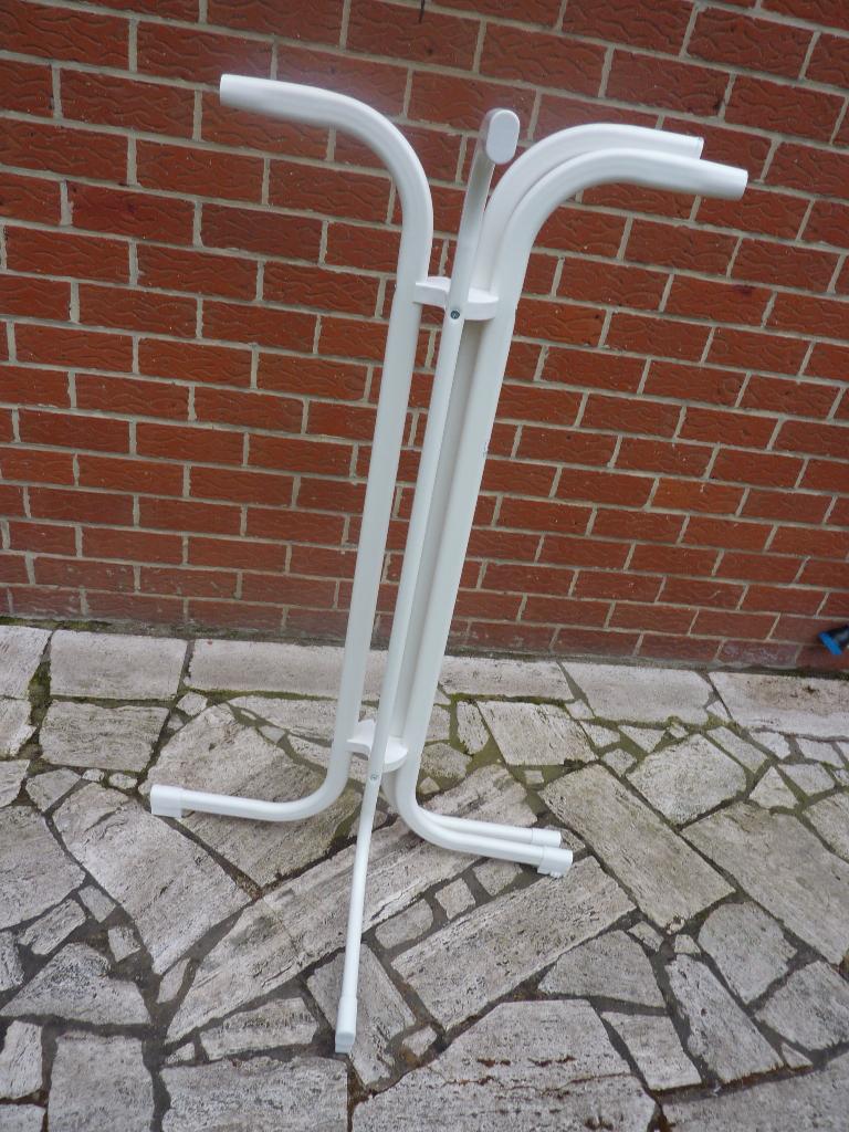 Armature table mange-debout et accessoires, Enlèvement, Neuf