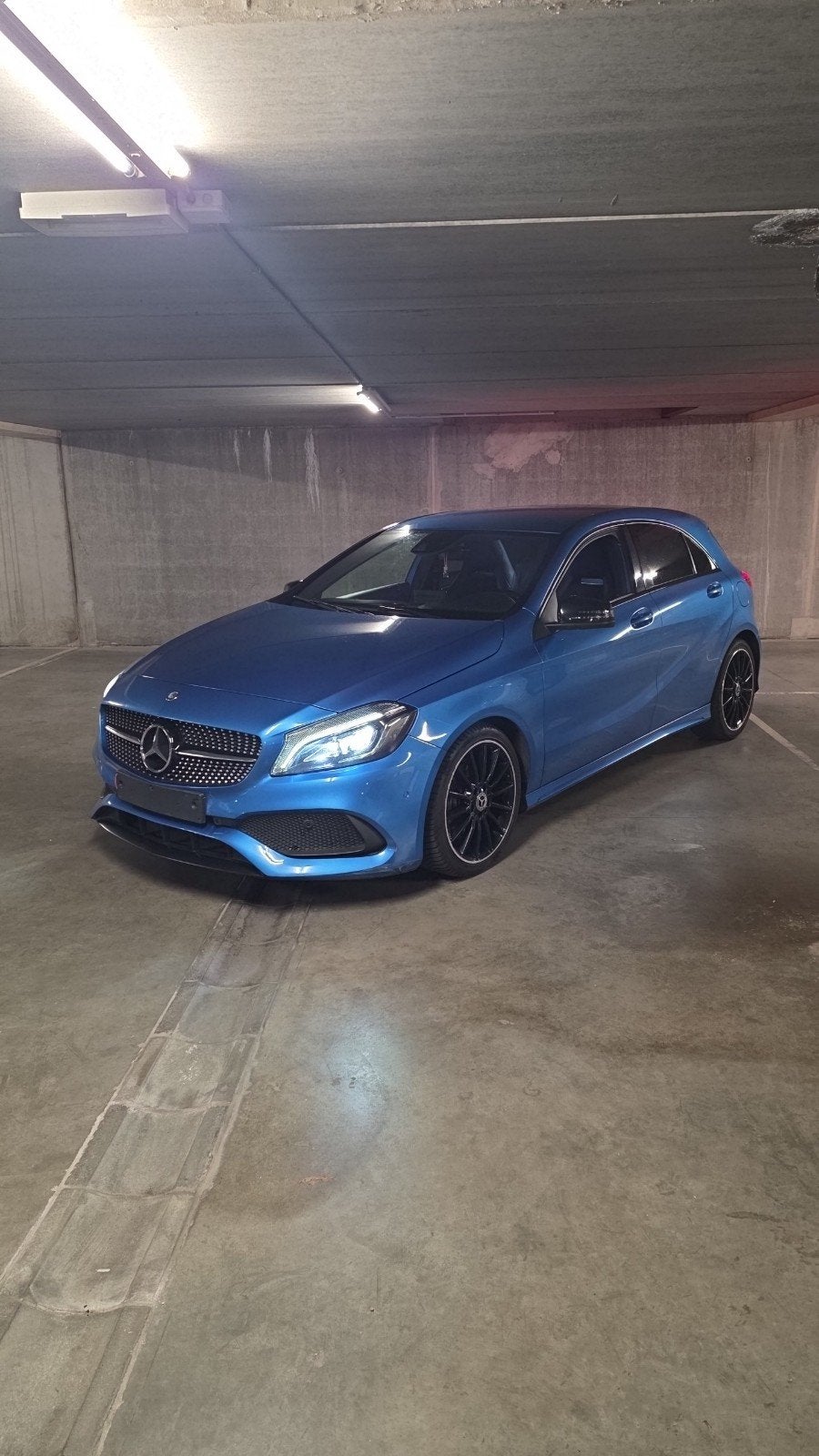 Mercedes classe a180 essence pack amg boite automatique, Autos, 90 kW, Achat, Euro 6, Noir