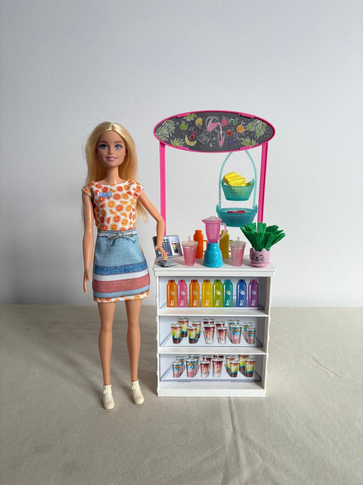 Barbie smoothie bar, Kinderen en Baby's, Speelgoed | Poppenhuizen, Ophalen of Verzenden, Zo goed als nieuw, Poppenhuis