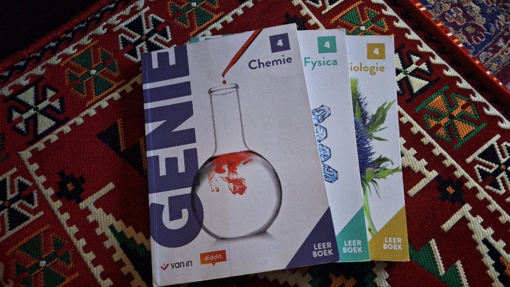 GENIE 4 (Chemie, Fysica & Biologie) Tweedehands schoolboeken, Ophalen, ASO, Biologie, Zo goed als nieuw