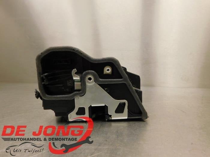 Serrure portière mécanique 4portes avant droite d'un BMW X, Autos : Pièces & Accessoires, -, 3 mois de garantie, Utilisé, -