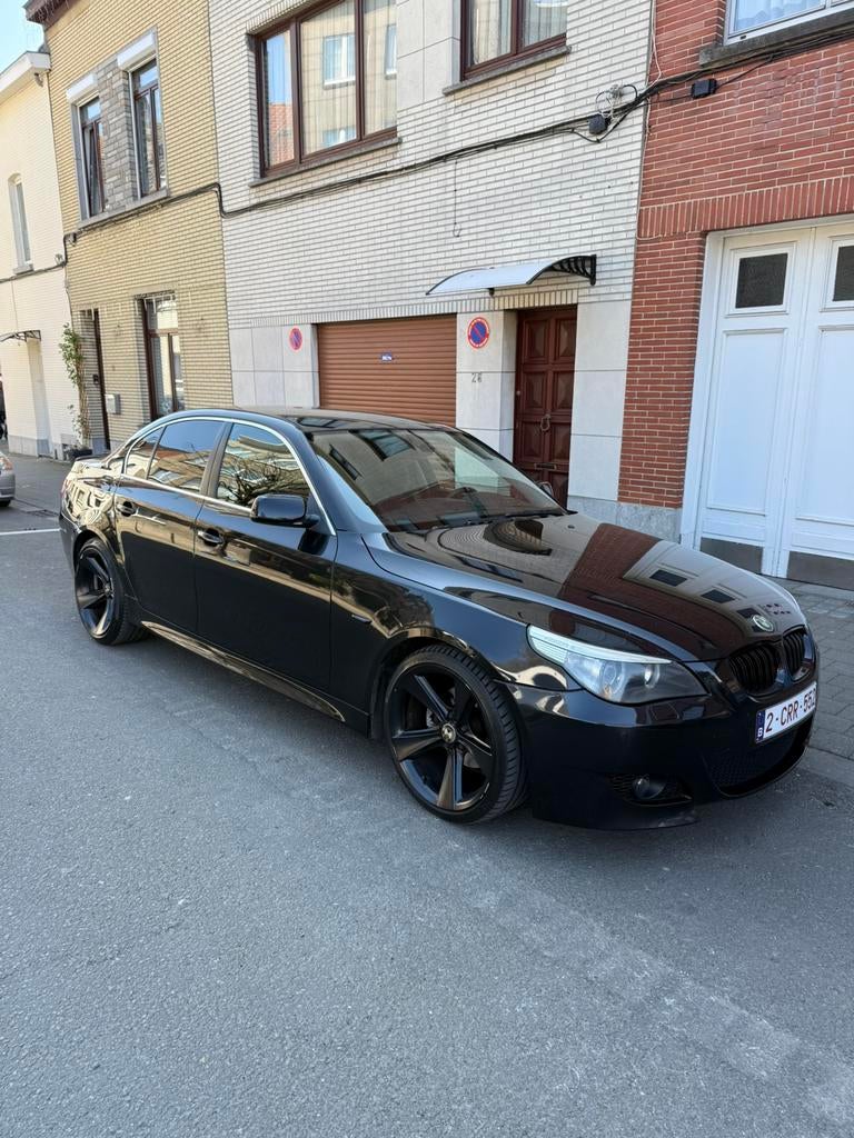 BMW 520i E60 Euro 4 essence, Parkeersensor, Achterwielaandrijving, Zwart, Zwart