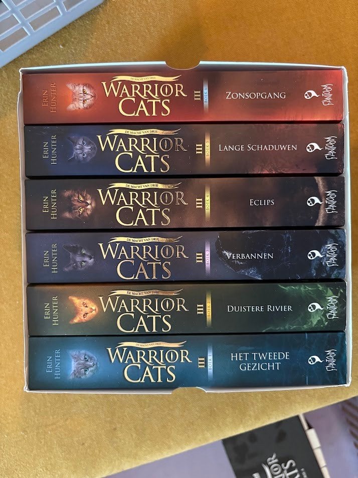 Warrior Cats - Cadeaubox - Serie III, Erin Hunter, Ophalen of Verzenden, Zo goed als nieuw, Fictie