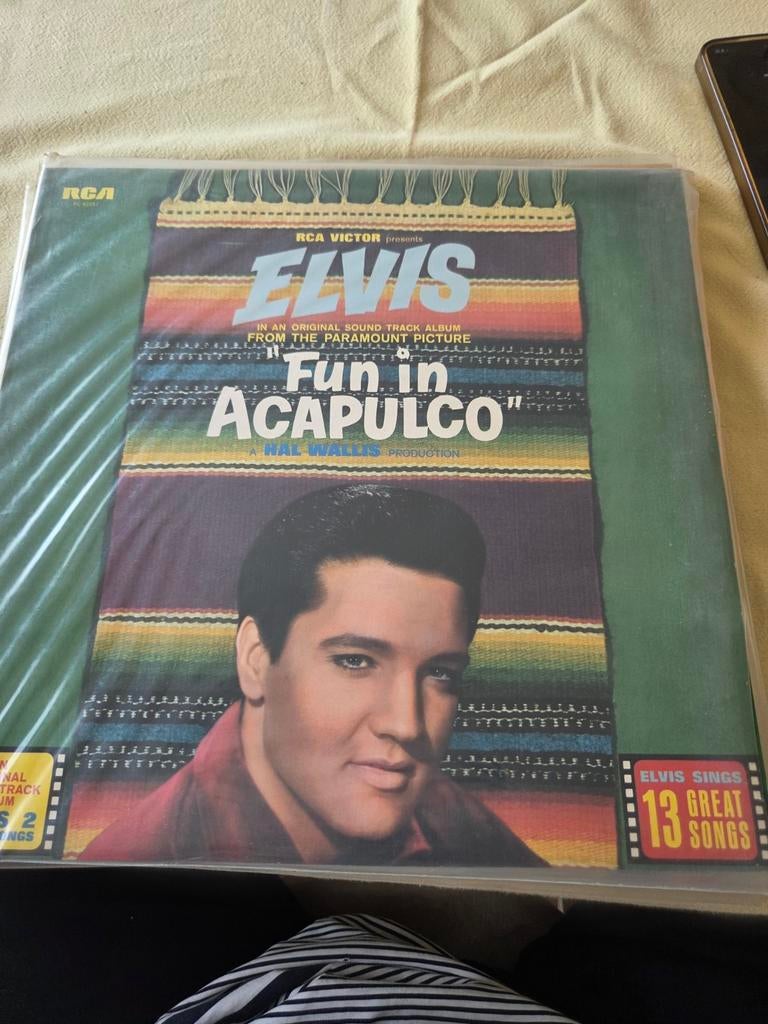 Collection Elvis, Enlèvement