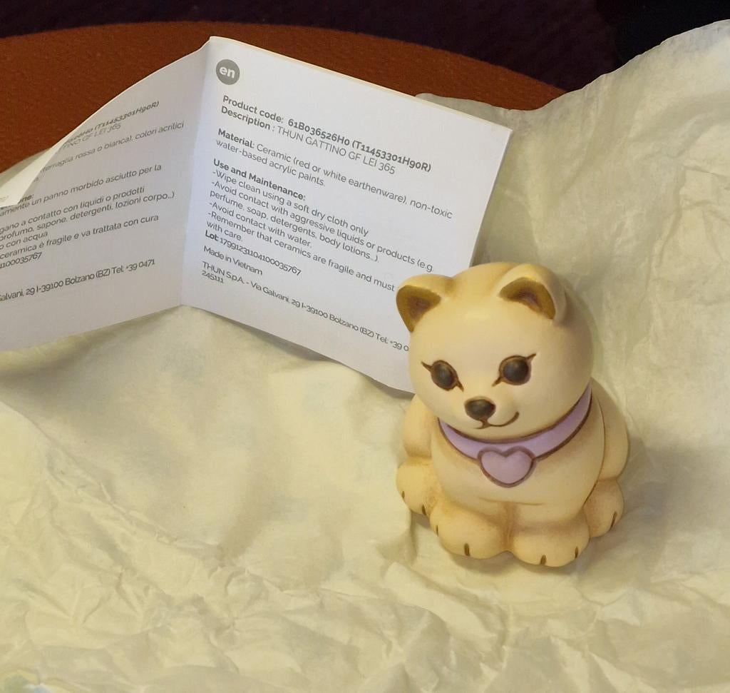 Gattino in ceramica Thun Gattino color crema, Collections, Ours & Peluches, Enlèvement, Neuf, Statue, Autres marques