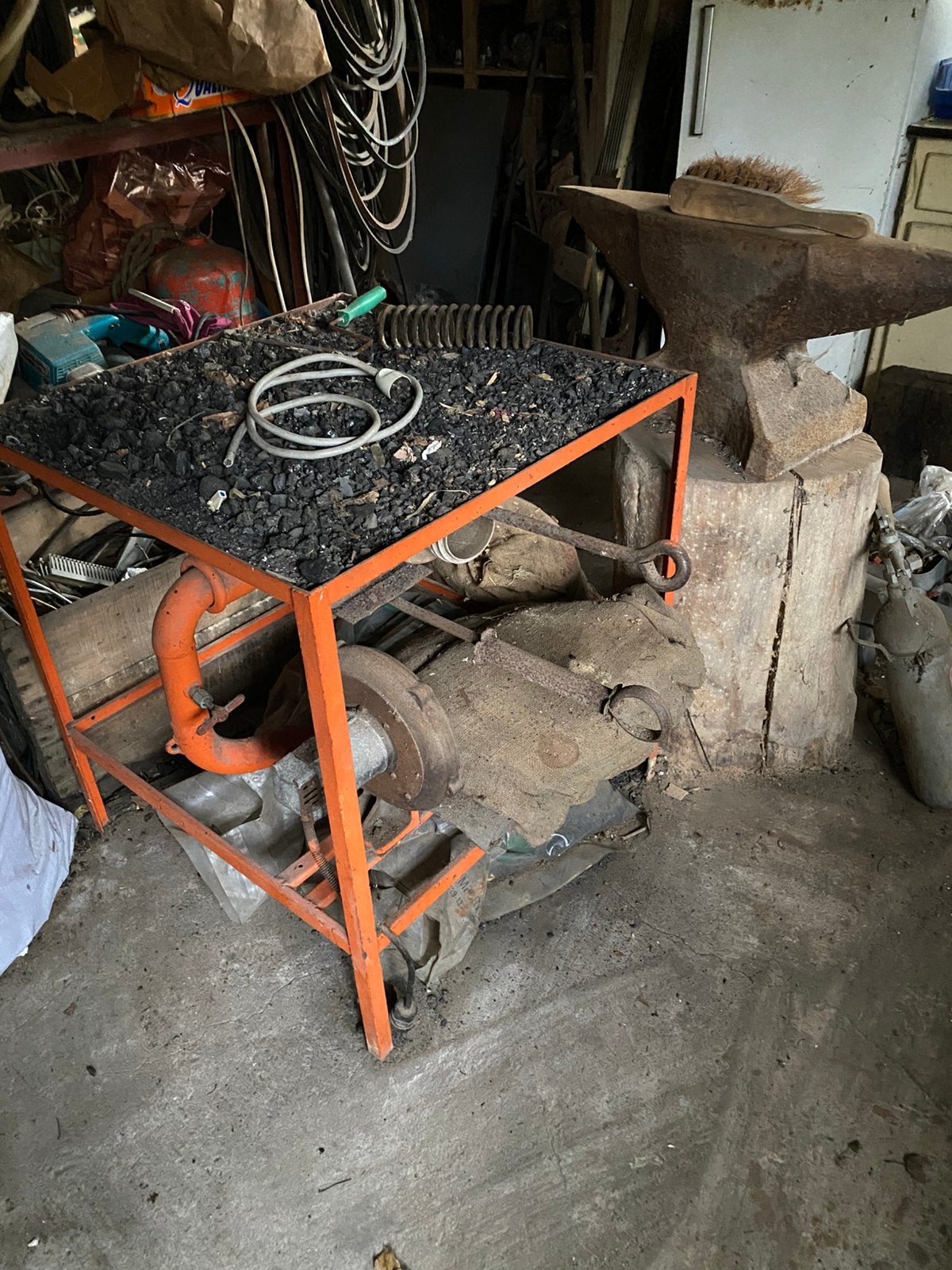 Goed werkend smisvuur met diverse tangen, Ophalen, Gebruikt, 70 tot 120 cm