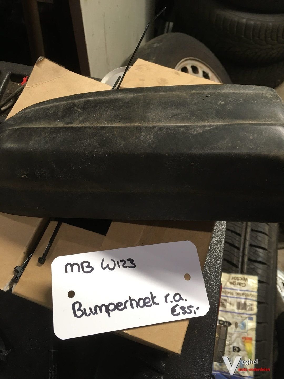 Mercedes w123 bumperhoek rechtsachter, -, Utilisé, -, -
