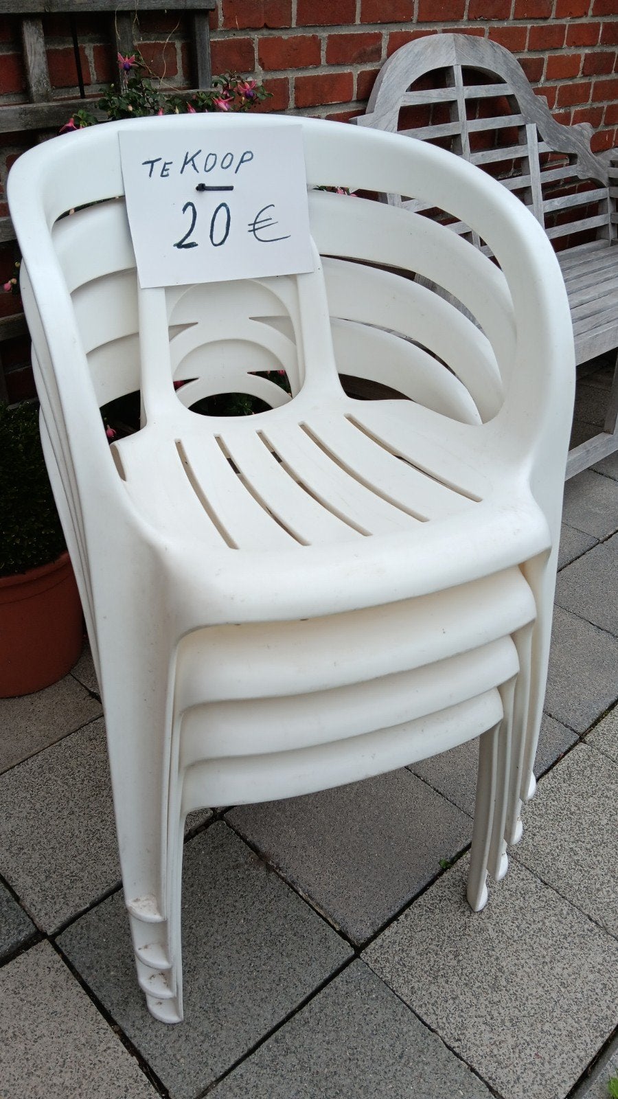 4 witte tuinstoelen, Tuin en Terras, Ophalen, Zo goed als nieuw, Plastic, Stapelbaar