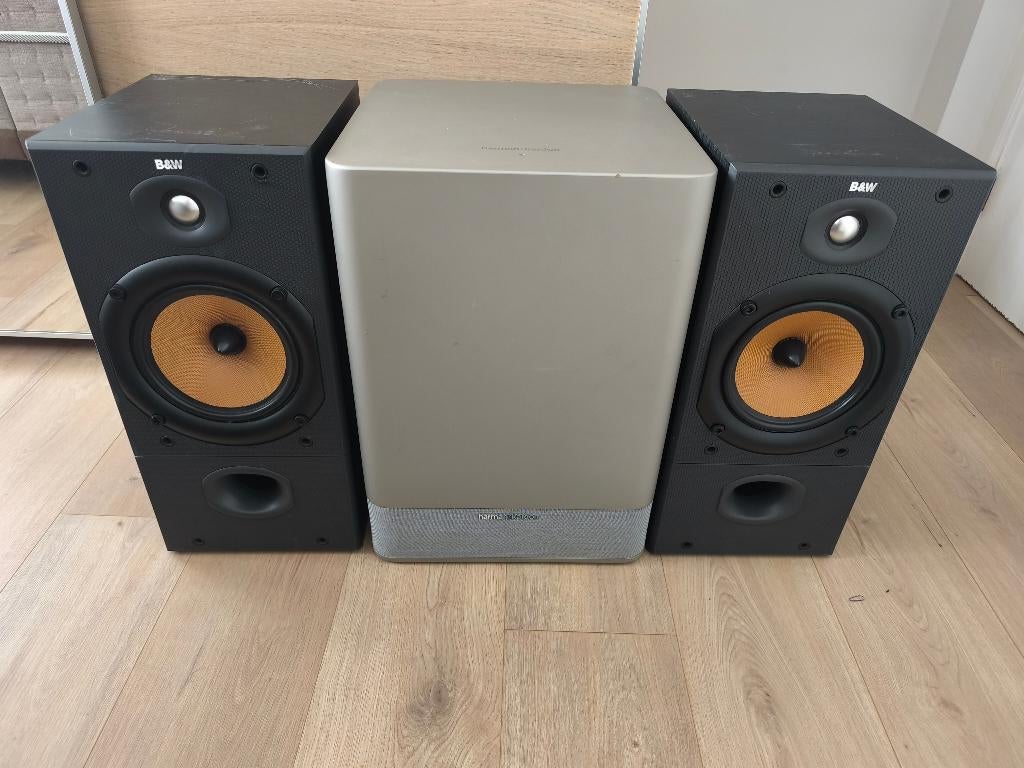 B&W et Harman Kardon, Ophalen, Gebruikt, Front, Rear of Stereo speakers, Bowers & Wilkins (B&W)