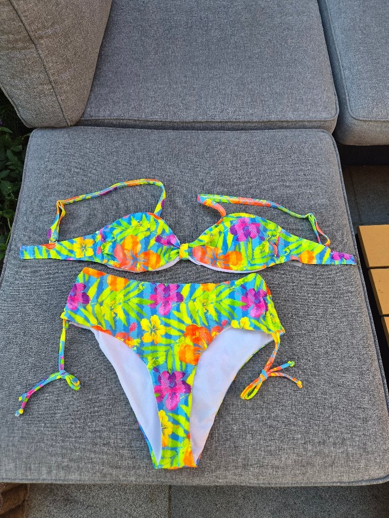 Kleurrijke bikini, Kleding | Dames, Badmode en Zwemkleding, Meerkleurig, Nieuw, Ophalen of Verzenden, Bikini