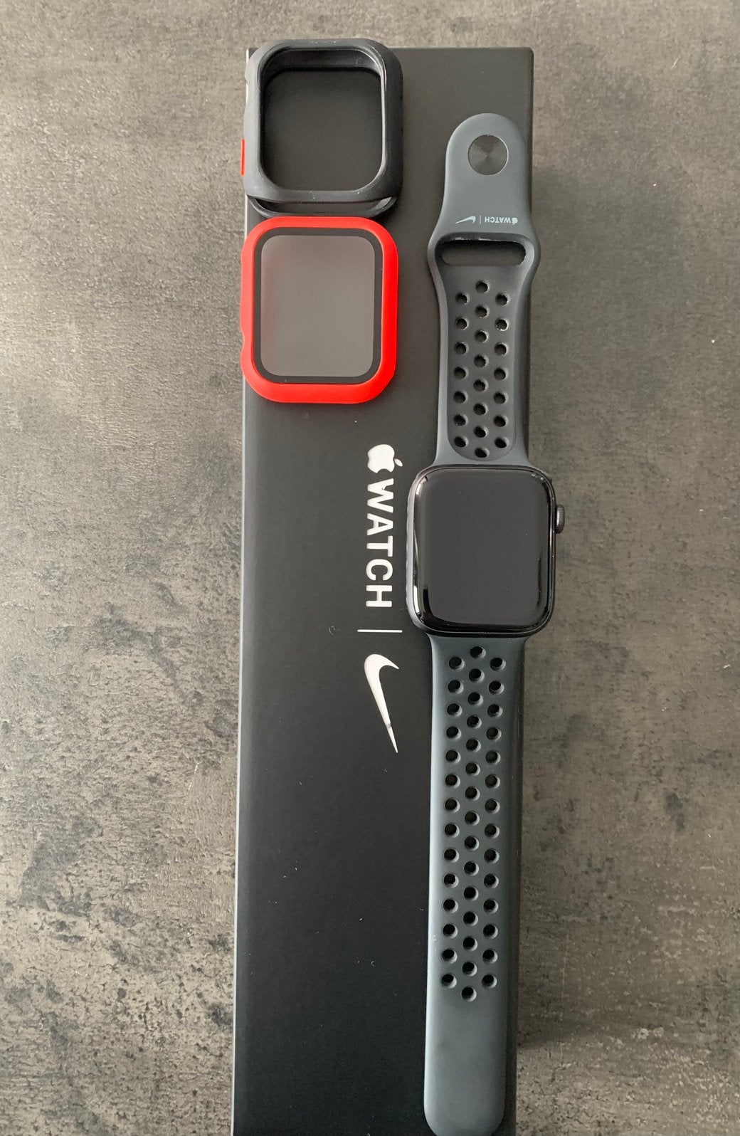 Apple Watch Series 5 Édition Nike 44 mm, Bijoux, Sacs & Beauté, Montres connectées, Enlèvement, Comme neuf, Noir, IOS
