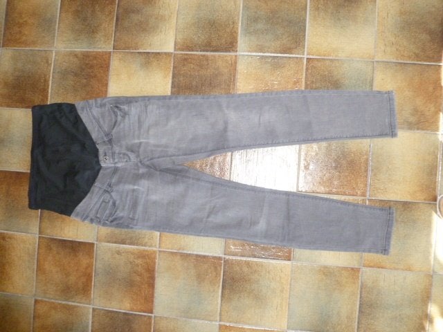 grijze stretch zwangerschap broek van c&a, maat 36. small, Kleding | Dames, Zwangerschapskleding, C&A, Ophalen of Verzenden, Maat 36 (S)