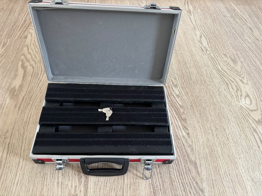 Pedalboard effecten met koffer 25x40cm, Muziek en Instrumenten, Ophalen, Zo goed als nieuw