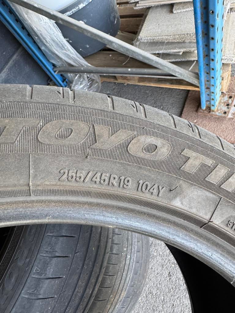 Zomerband Toyo Proxes Sport 2 255/45 R19 vanop tesla model Y, Auto-onderdelen, Banden en Velgen, Gebruikt, 255 mm, Band(en), Personenwagen