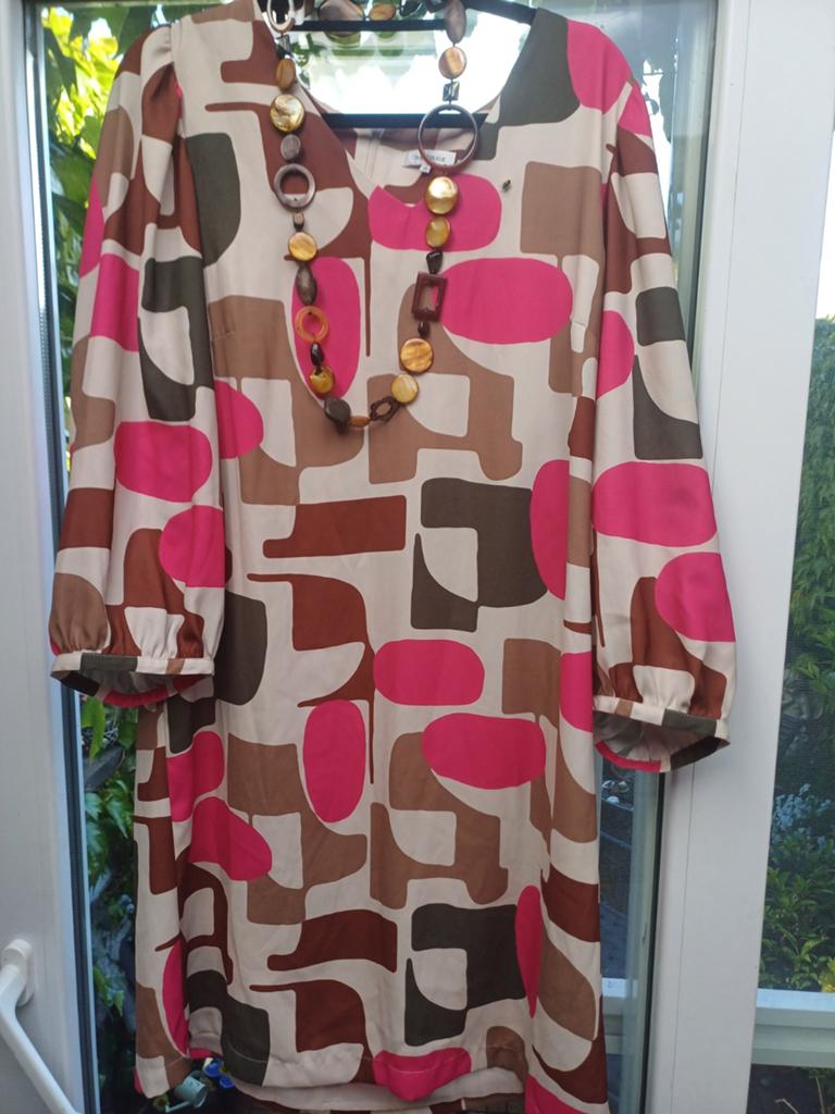 Robe Terre Bleue/imprimée beige, fushia, kaki Taille 46, Vêtements | Femmes, Robes, Taille 46/48 (XL) ou plus grande, Enlèvement ou Envoi