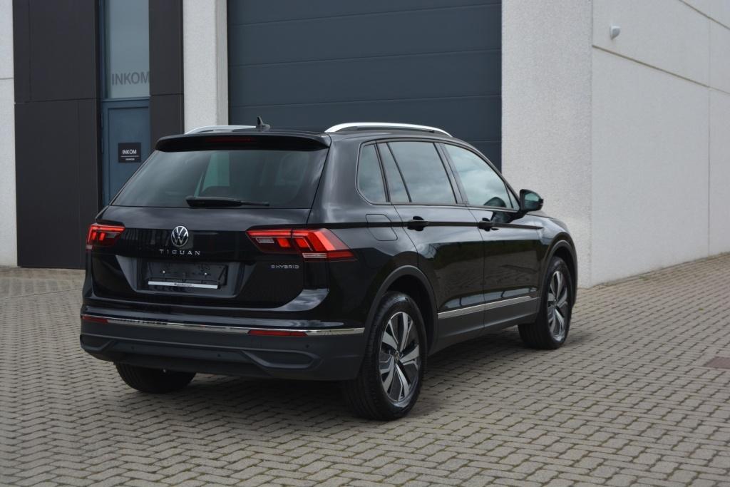 Volkswagen Tiguan eHybrid 1.4 245PK - Matrix/Adaptive cruise, Auto's, Volkswagen, Stof, 4 cilinders, Zwart, 5 deurs