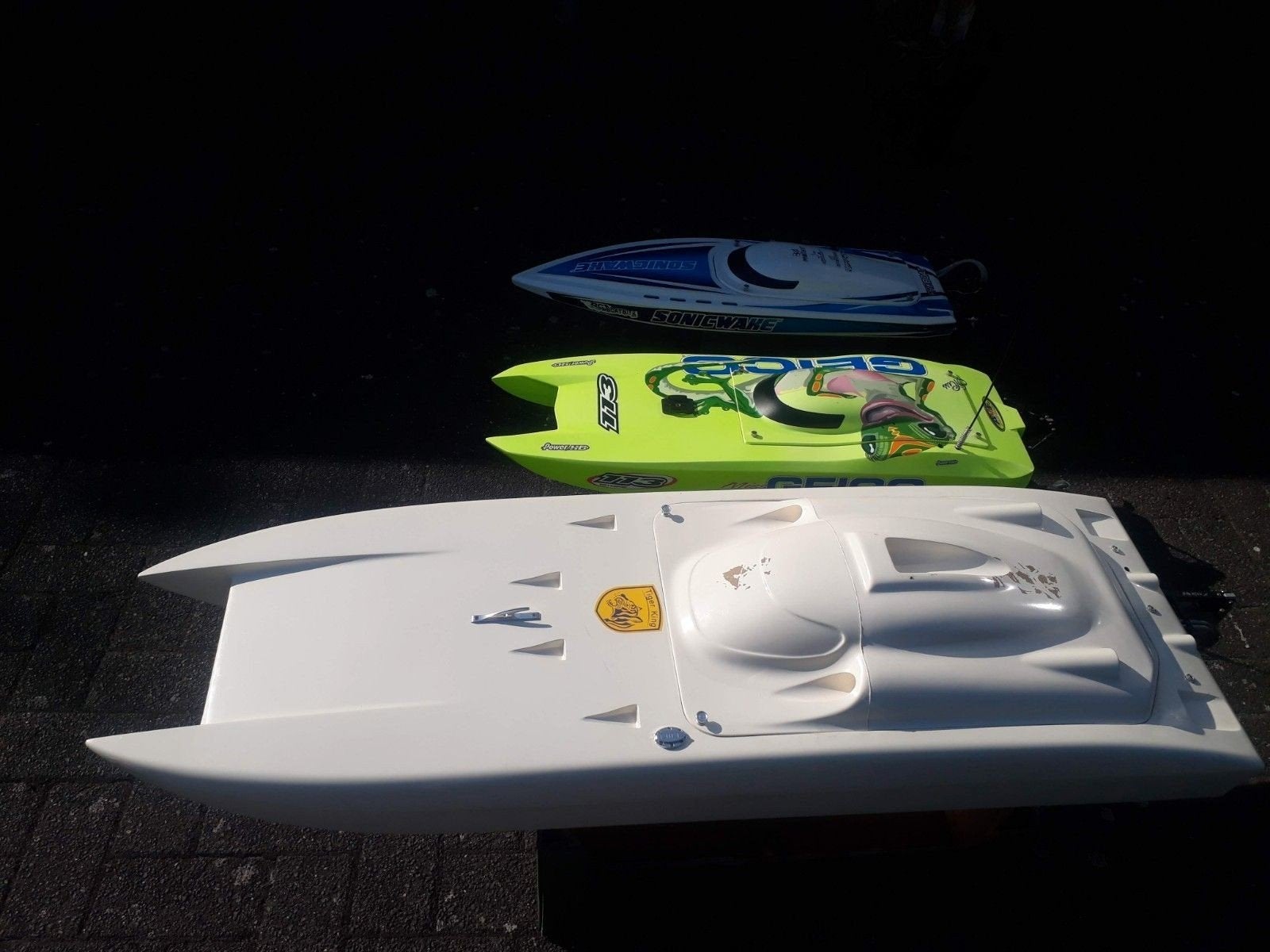 MHZ - RC Catamaran - Powerboat 1,3 meter, Ophalen, Nieuw