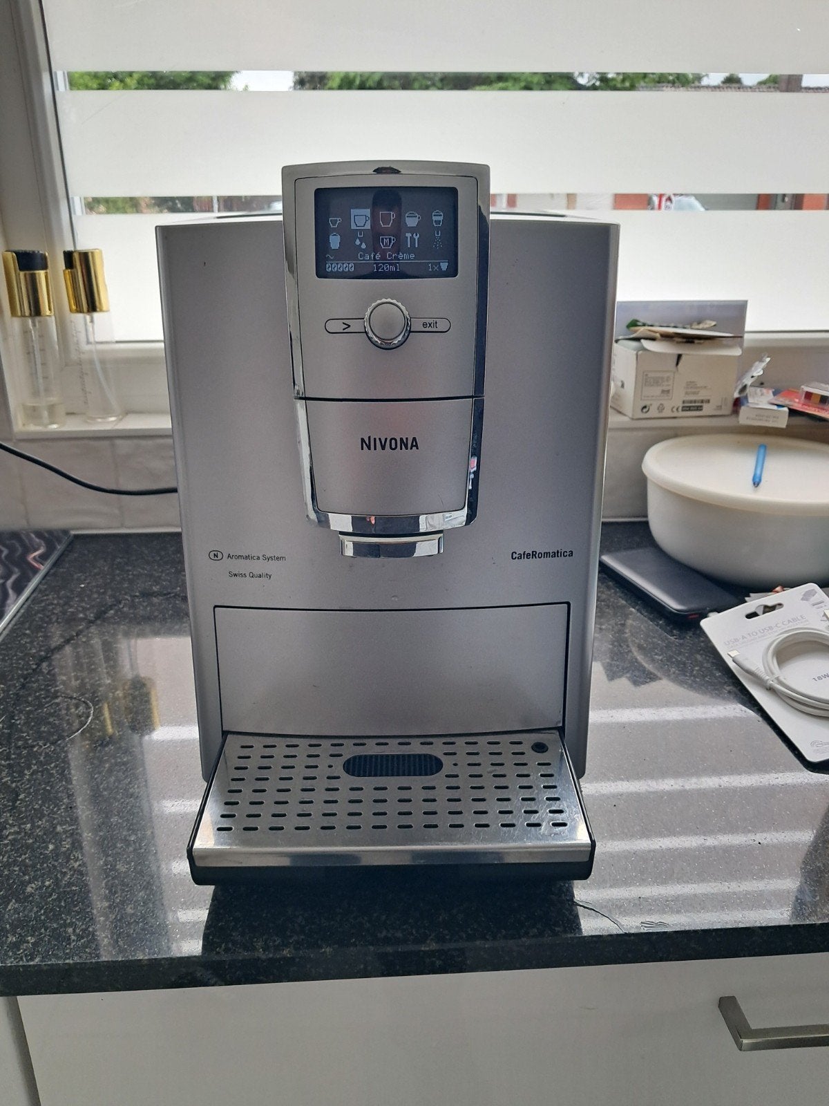 Nivona CafeRomatica volautomatische koffiemachine, Ophalen