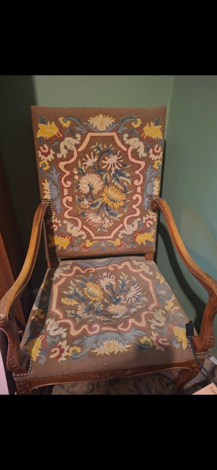 Klassieke Louis XV fauteuil, Enlèvement