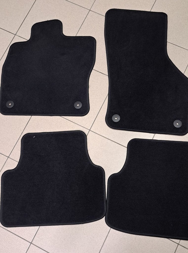 Nouveaux tapis de voiture en tissu Skoda Octavia, Enlèvement, Neuf