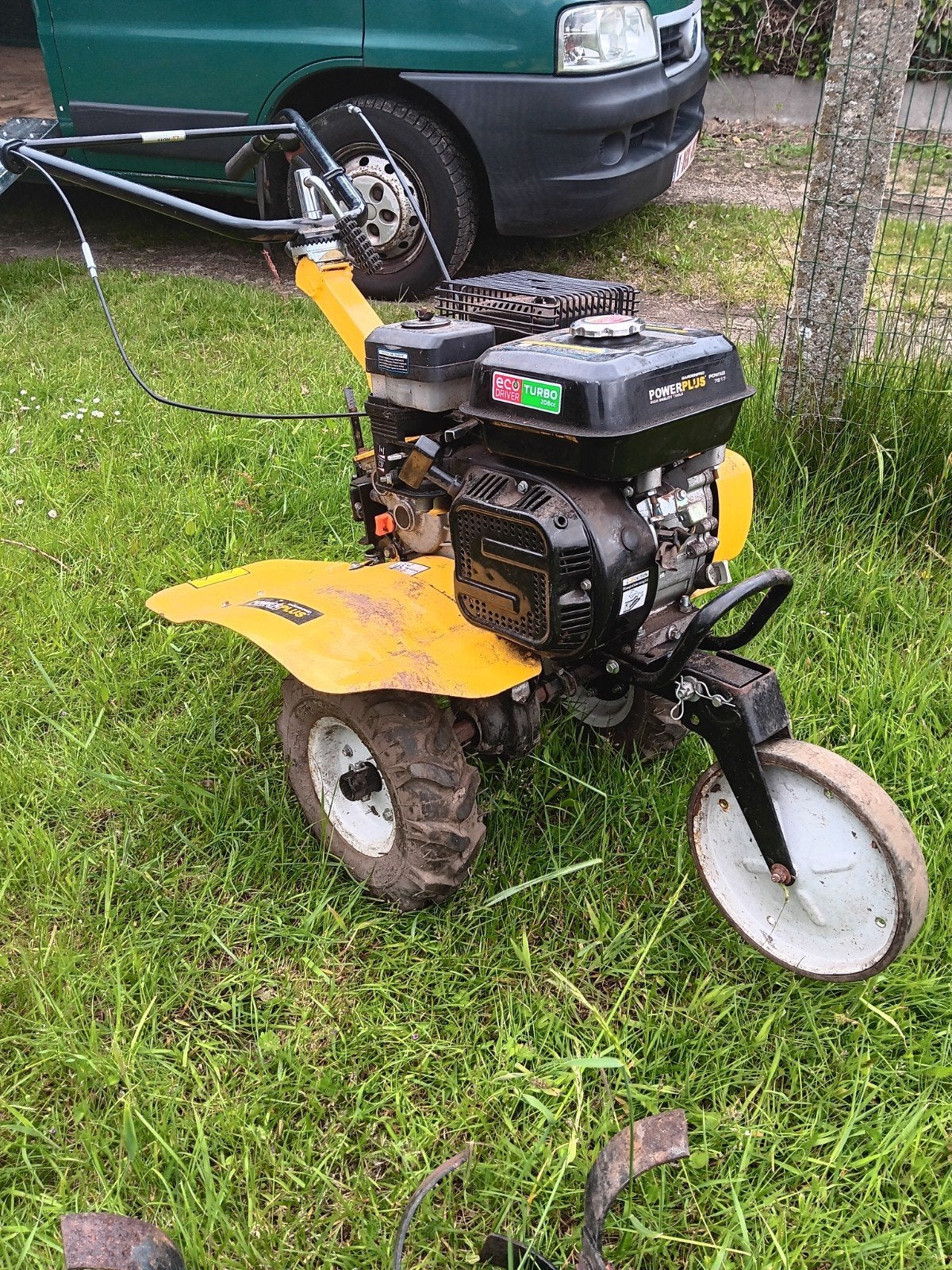 Freesmachine met ploeg en frees.450€, Doe-het-zelf en Bouw, Gereedschap | Freesmachines, Benzine, Ophalen of Verzenden, Zo goed als nieuw