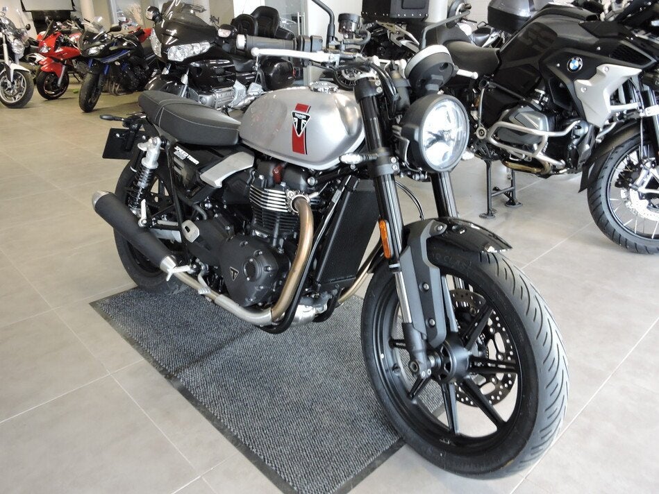 TRIUMPH SPEED TWIN 900, Motos, Entreprise, Plus de 35 kW, 2 cylindres, Neuf