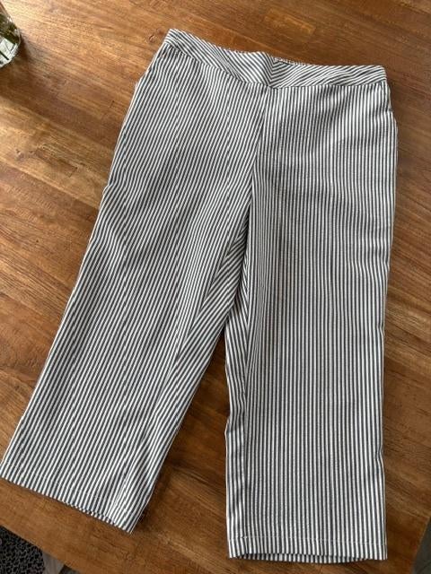 Broek Damart maat 44, Maat 42/44 (L), Ophalen of Verzenden, Zo goed als nieuw, Driekwart