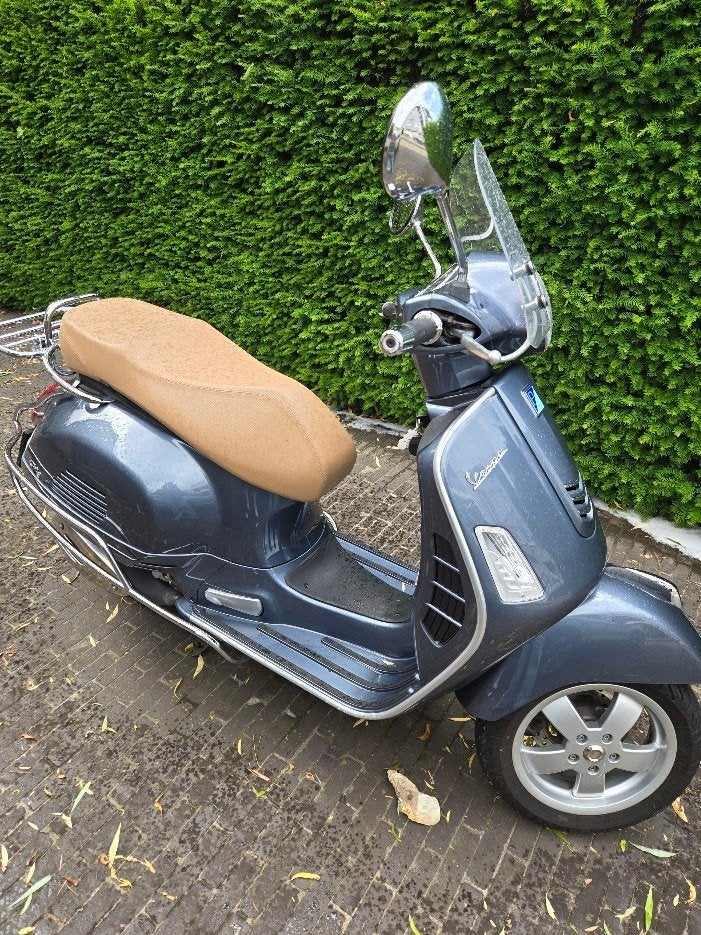 Vespa GTS 300 i.e ABS, Motos, Motos | Piaggio, Scooter, Occasion, Particulier, 12 à 35 kW