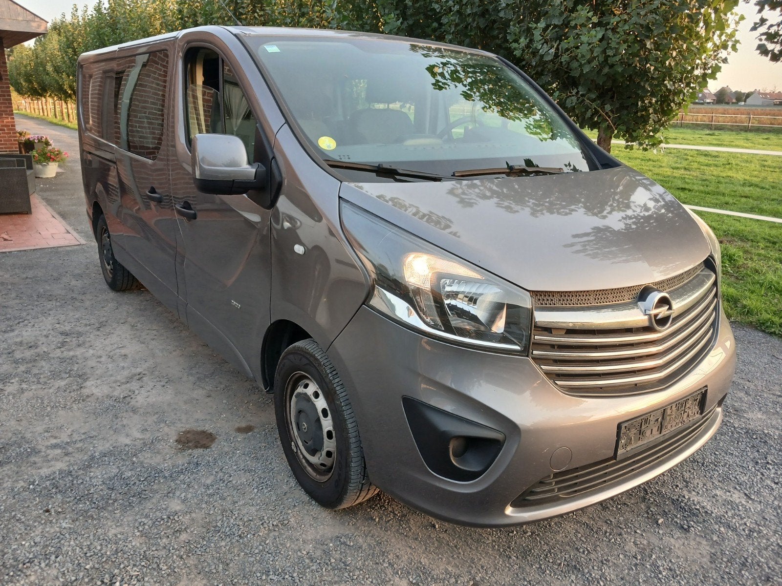 Opel Vivaro 2016 dubbel cabine 55000km, Auto's, Voorwielaandrijving, Euro 5, Stof, Zwart