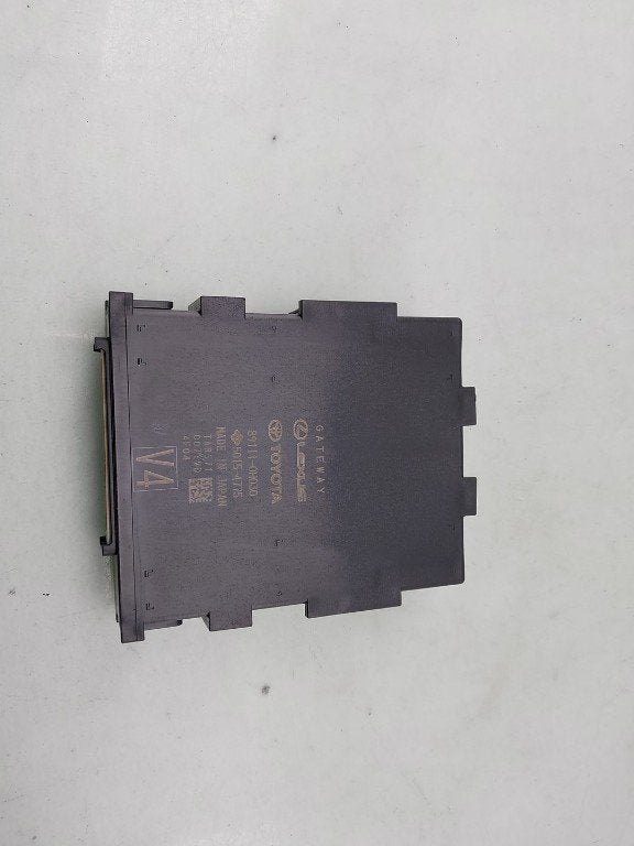 GATEWAY MODULE Toyota Aygo X (|891110H030|8911142200|), Kundenbetreuung@toyota.de, Toyota, Utilisé, Toyota-Allee 2
50858  Köln, DE