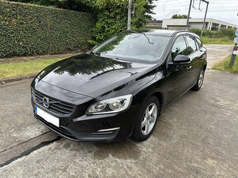 Volvo V60 D2 2.0 diesel euro 6B Blanco gekeurd en carpass, Auto's, Volvo, Euro 6, Zwart, USB, Onderhoudsboekje