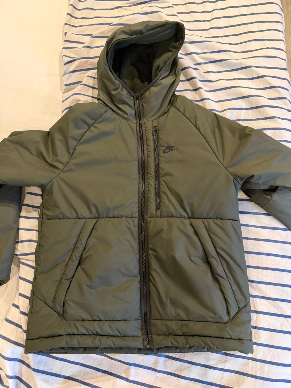 jas nike met kap, Ophalen, Zo goed als nieuw, Maat 48/50 (M), Groen