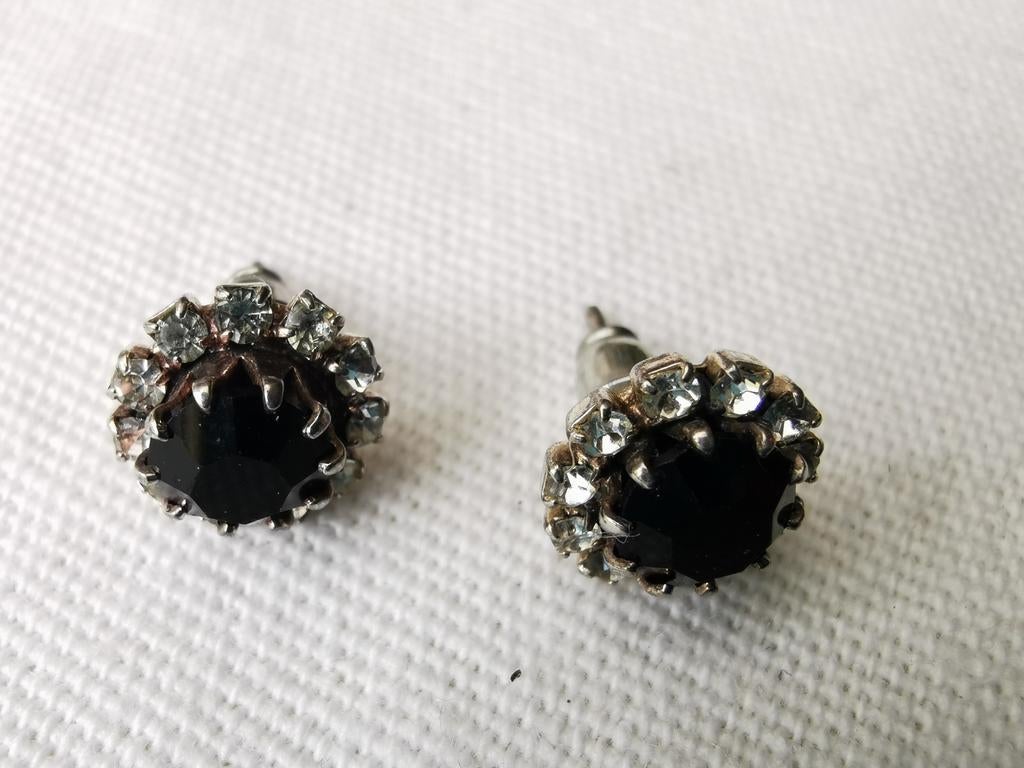 Vintage oorstekers oorknopjes strass en geslepen zwart glas, Bijoux, Sacs & Beauté, Boucles d'oreilles, Puces ou Clous, Enlèvement ou Envoi