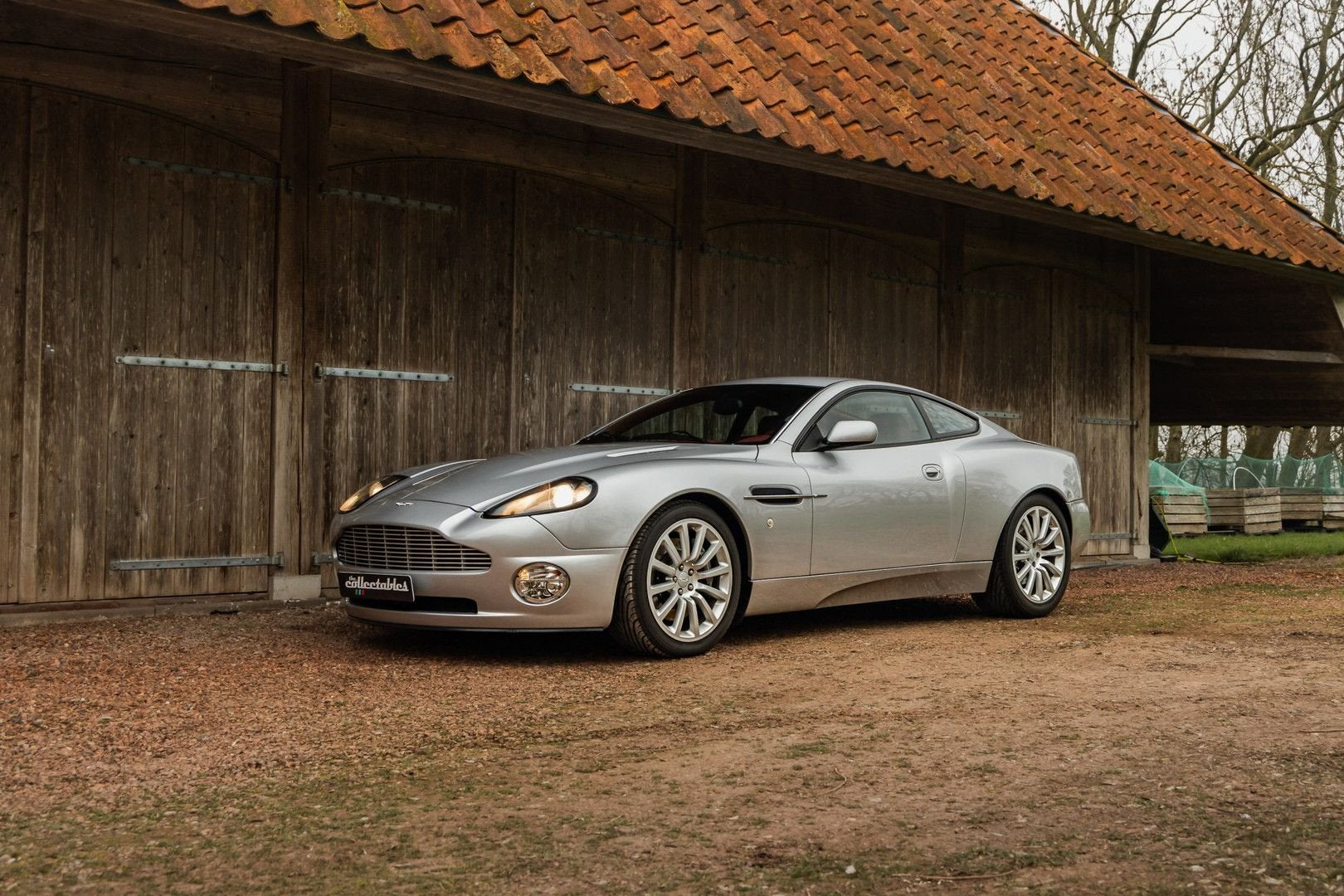Aston Martin Vanquish V12 5.9, slechts 3.696km, Autos, Argent ou Gris, Achat, Entreprise, Alarme