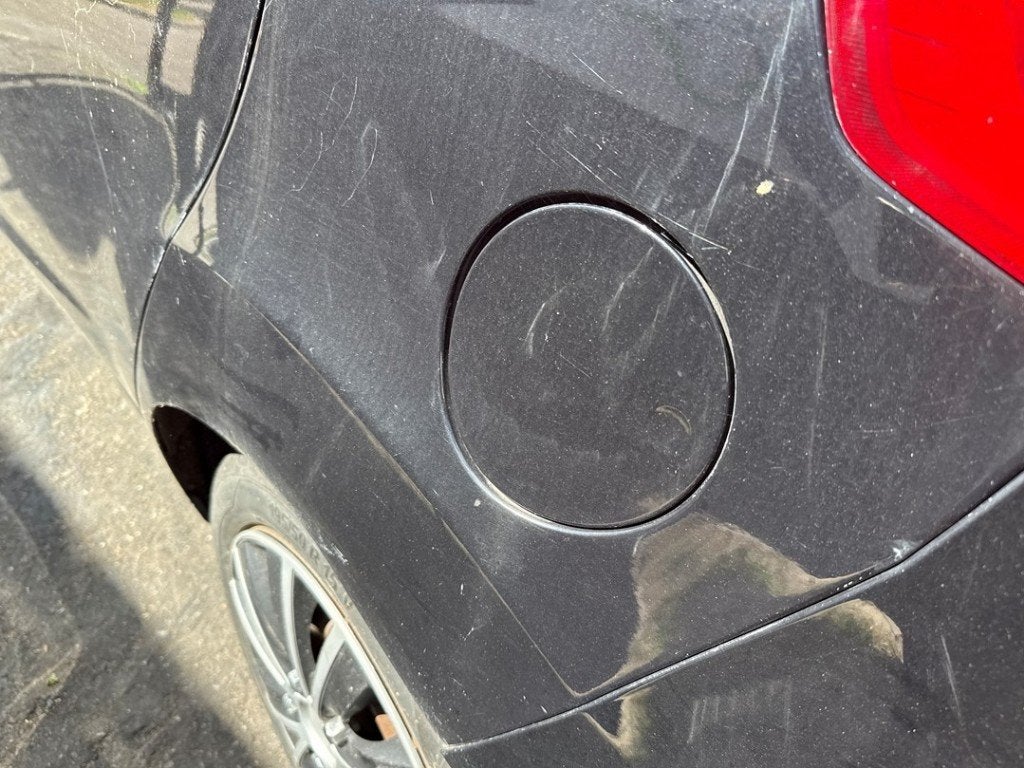 TANKKLEP Ford Fiesta 6 (JA8) (01-2008/01-2018), Gebruikt, Henry-Ford-Straße  1
50735  Köln, DE, Ford-Werke GmbH, Kunden@ford.com
