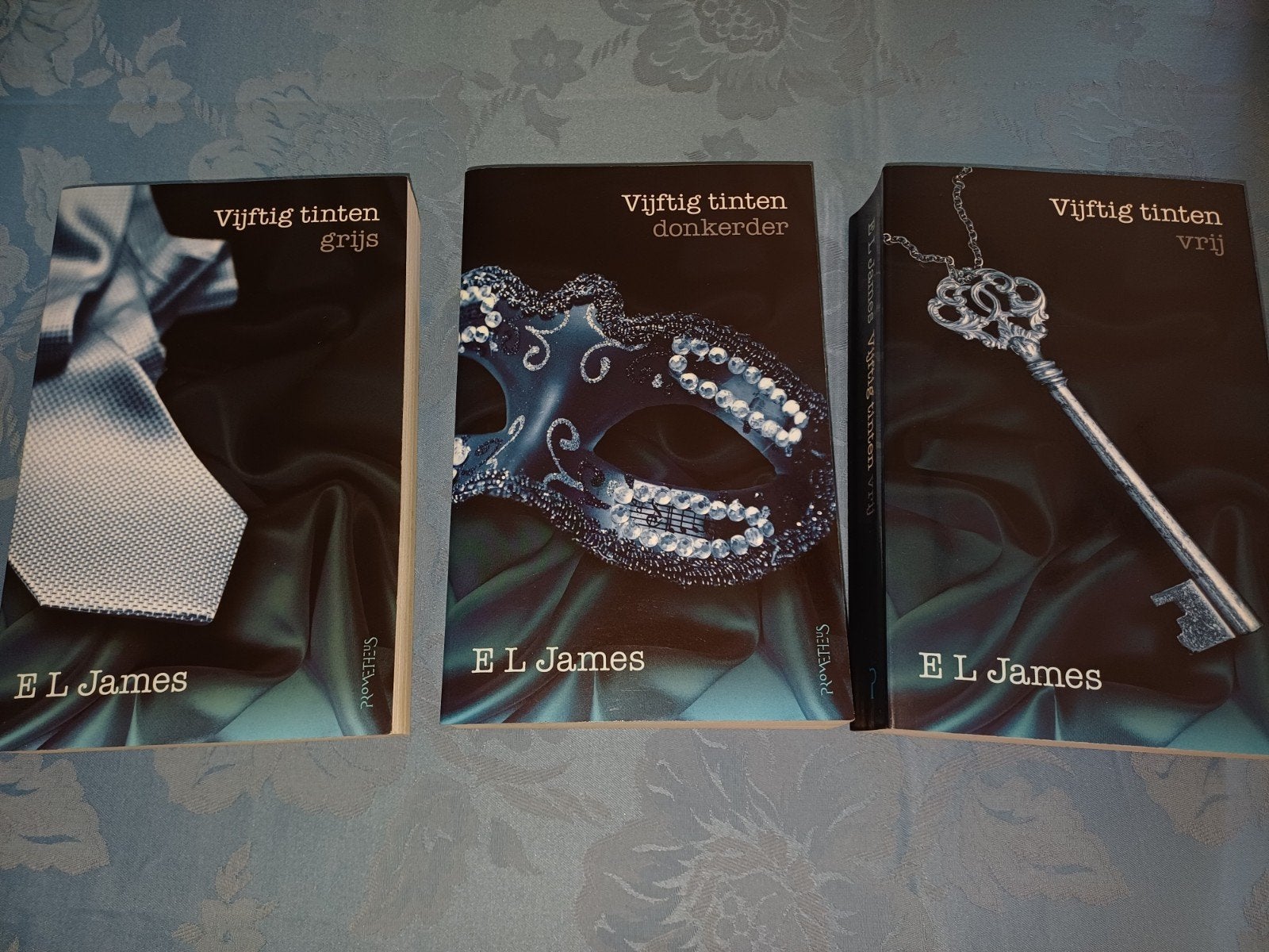Vijftig tinten E.L. James, Ophalen, Zo goed als nieuw