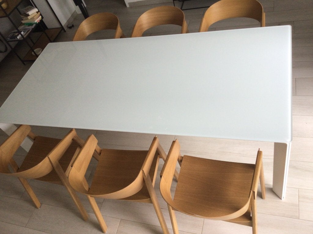 Moderne eetkamertafel uit melkglas te koop., Ophalen, Gebruikt, 200 cm of meer, 50 tot 100 cm