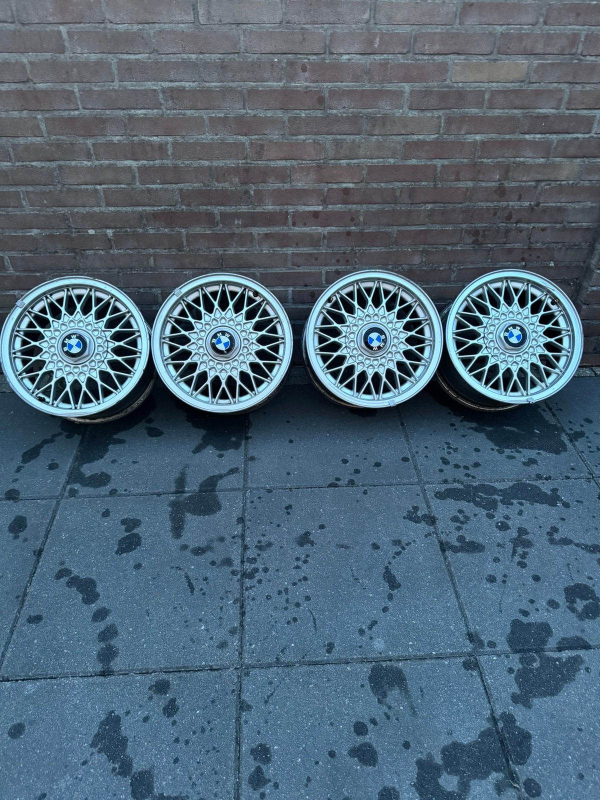 BMW E30 BBS velgen 9 stuks 2 set  15 inch et 24 met deksels, Auto-onderdelen, Ophalen, 15 inch, Velg(en)