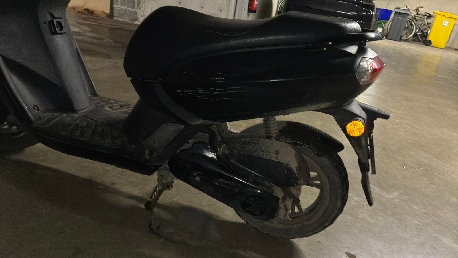 Peugeot kisbee, Fietsen en Brommers, Ophalen, Zo goed als nieuw