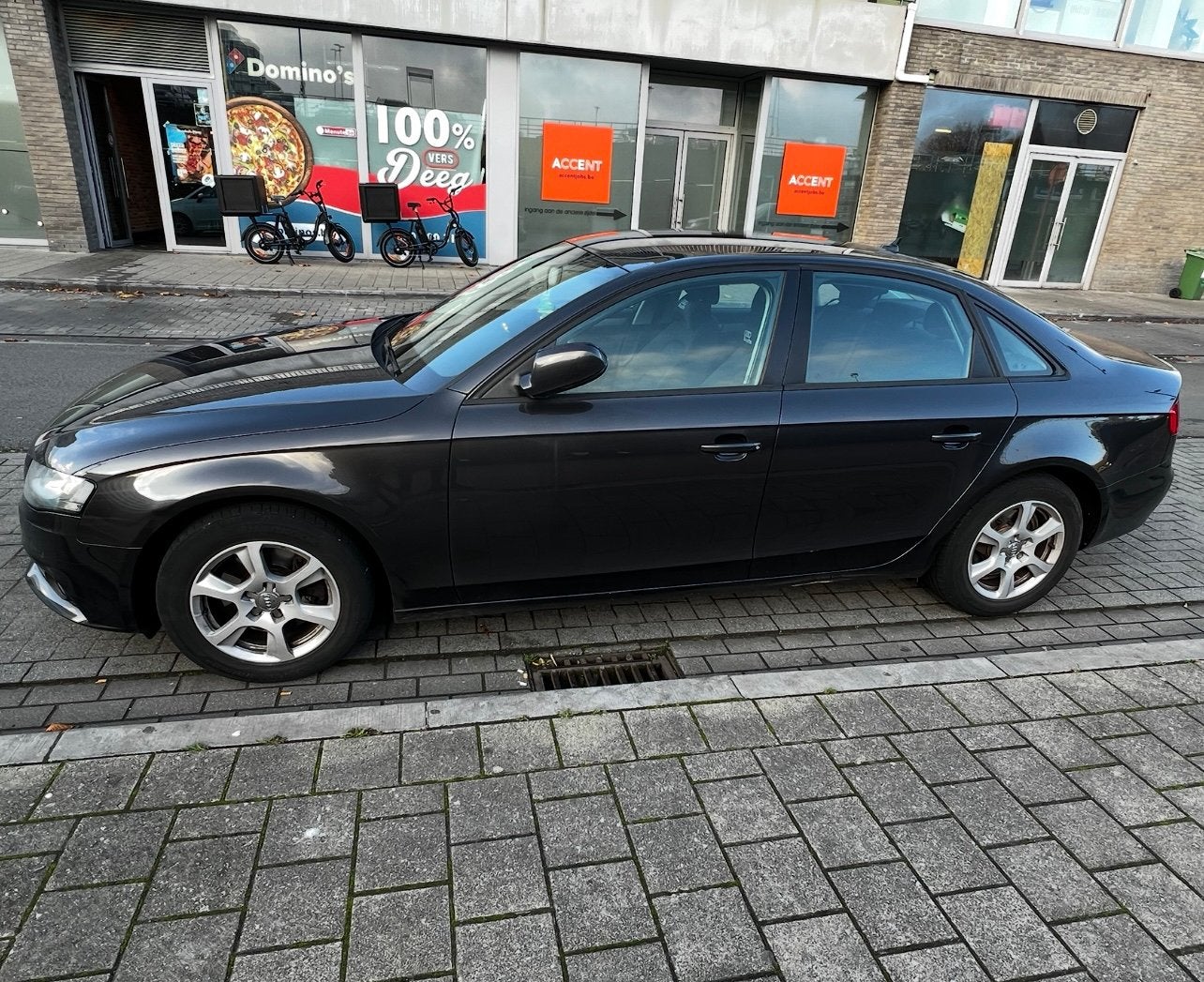 Audi A4, Auto's, Audi, Voorwielaandrijving, Stof, Parkeersensor, Bruin