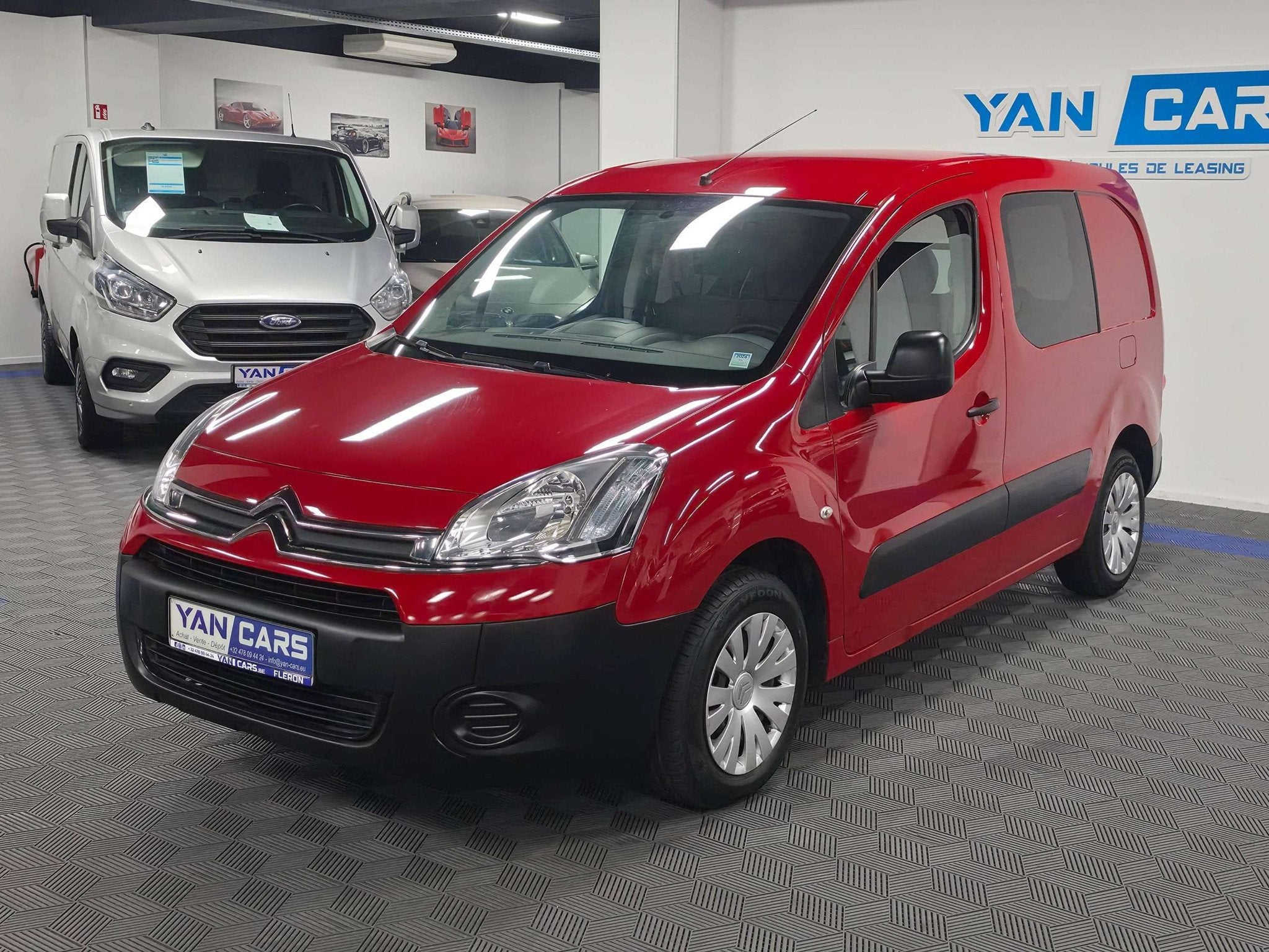 Citroën Berlingo 1.6 HDi - Reconditionne A a Z - Distributi, Autos, Rouge, Euro 5, Achat, 90 ch