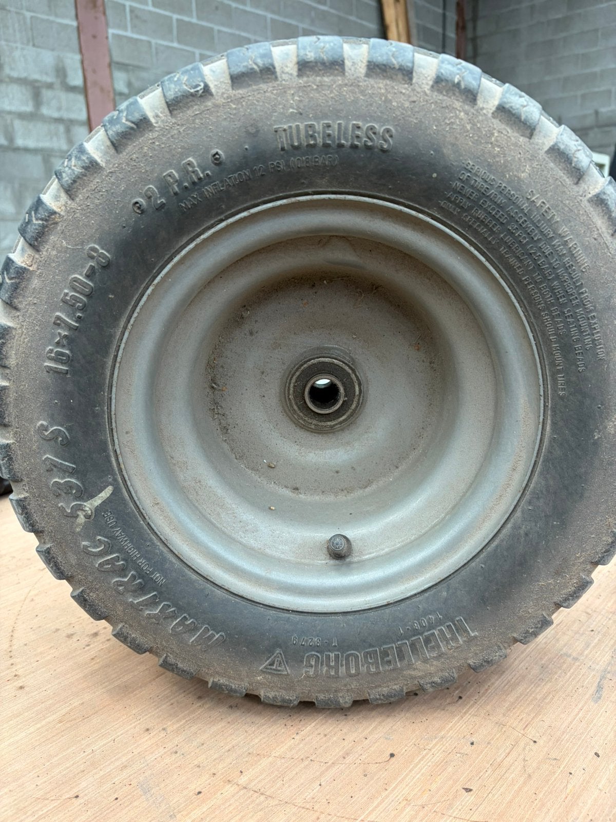 Vier Trelleborg banden maxtrac 537s te koop., Tuin en Terras, Ophalen, Zo goed als nieuw
