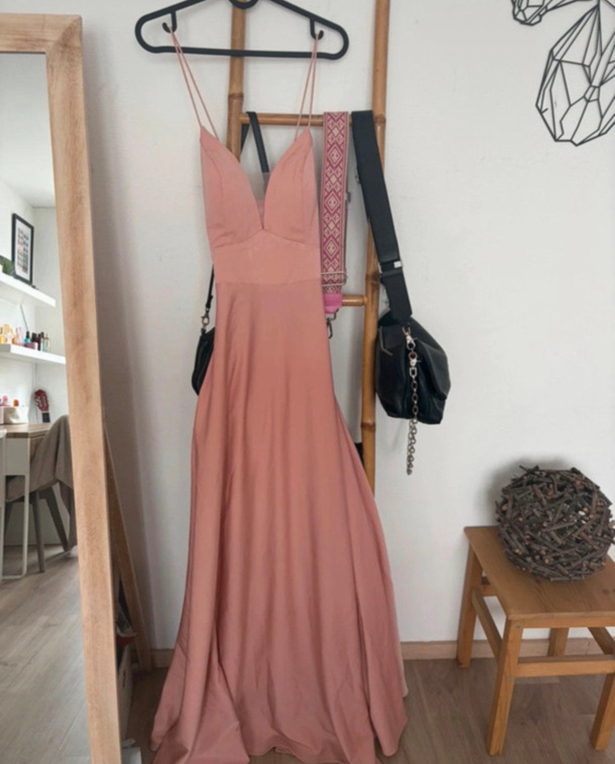 Robe de bal, Enlèvement, Comme neuf