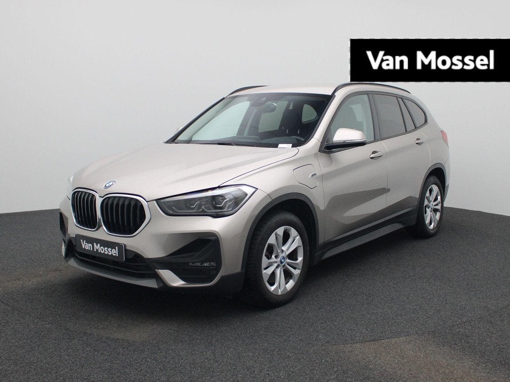 BMW X1 xDrive25e (162 kW) NAVI | CAMERA | ECC, Stof, 750 kg, 1820 kg, Plug-in hybride